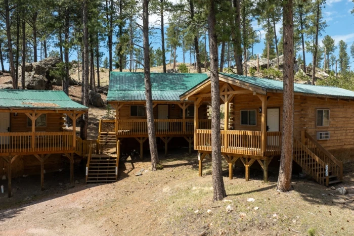 Rock Crest Lodge — Custer, SD