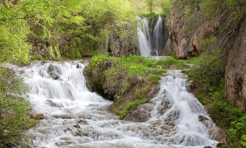 Lower Roughlock Falls